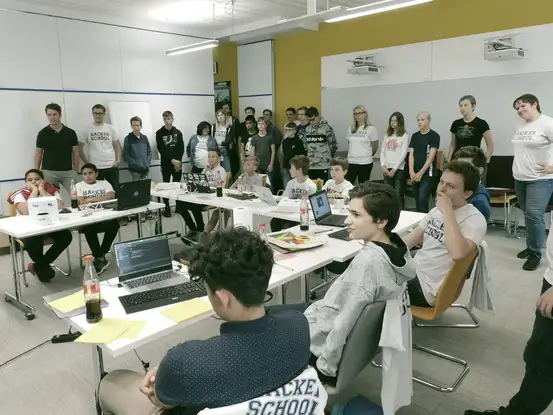 Kinder und Jugendliche bei der City Hacker School 2019 in Karlsruhe. Quelle: Hacker School