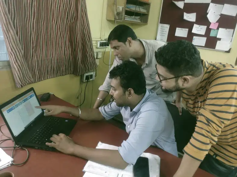 Aam Digital wird derzeit von Mitarbeiterinnen und Mitarbeitern der indischen NGO H.E.L.G.O. in der Praxis getestet. Bild: Aam Digital, EWB Karlsruhe